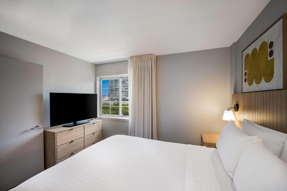 One Bedroom Suite NYC View interior